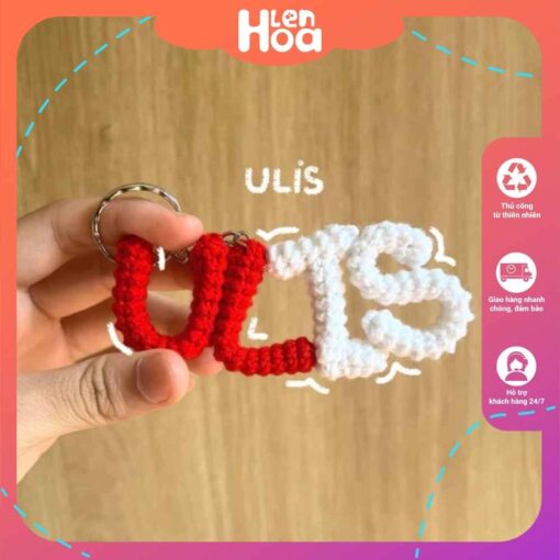 Móc khoá len chữ ULTS